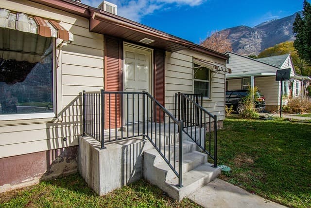 Should I Buy or Rent? A Simple Guide for First-Time Home Shoppers